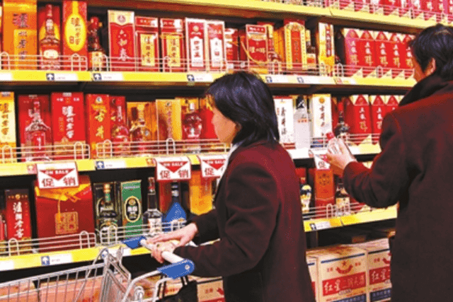 超市里3款酒“真憋屈”!明明是糧食好酒,卻因包裝遭人嫌棄 第1張 超市里3款酒“真憋屈”!明明是糧食好酒,卻因包裝遭人嫌棄 第1張