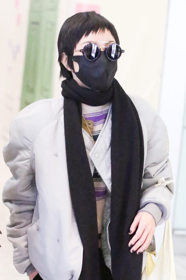 郭采潔私下穿得真低調，但氣質一般人比不上，帆布袋背出了大牌風  第1張