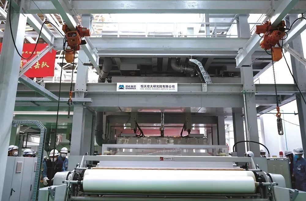 《湖北日報》頭版頭條:“一塊布”上“三升級”——仙桃非織造布產業轉型升級一年間 第5張 《湖北日報》頭版頭條:“一塊布”上“三升級”——仙桃非織造布產業轉型升級一年間 第5張