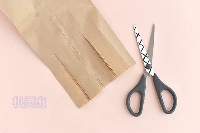 兒童環保手工：回收牛皮紙袋制作小鳥樂園(步驟圖解)  第8張