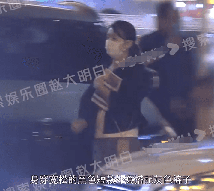 陳好與富豪老公吃飯被拍！未化妝皮膚白嫩，女兒背大紙袋太接地氣  第1張