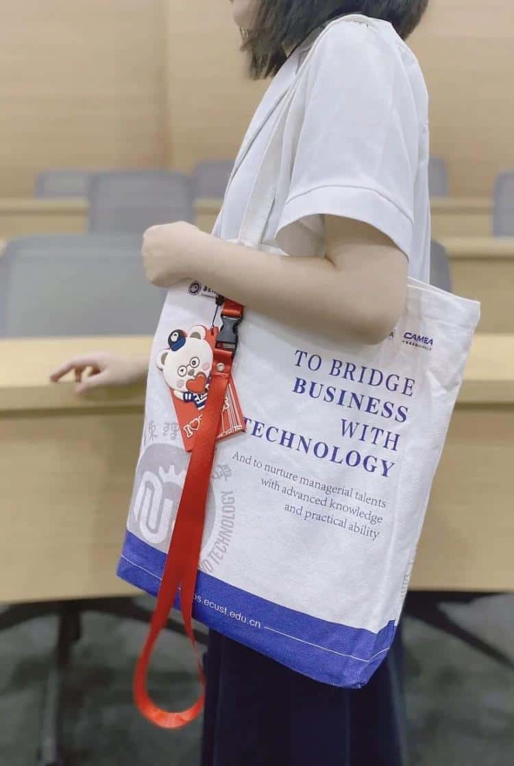 2021級研究生萌新，你的新生帆布袋大禮包已送達，請注意查收！  第4張